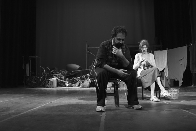 Sotto un ponte, lungo un fiume (2016)